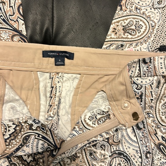 Tommy Hilfiger size 8 paisley print slacks. - Picture 2 of 8